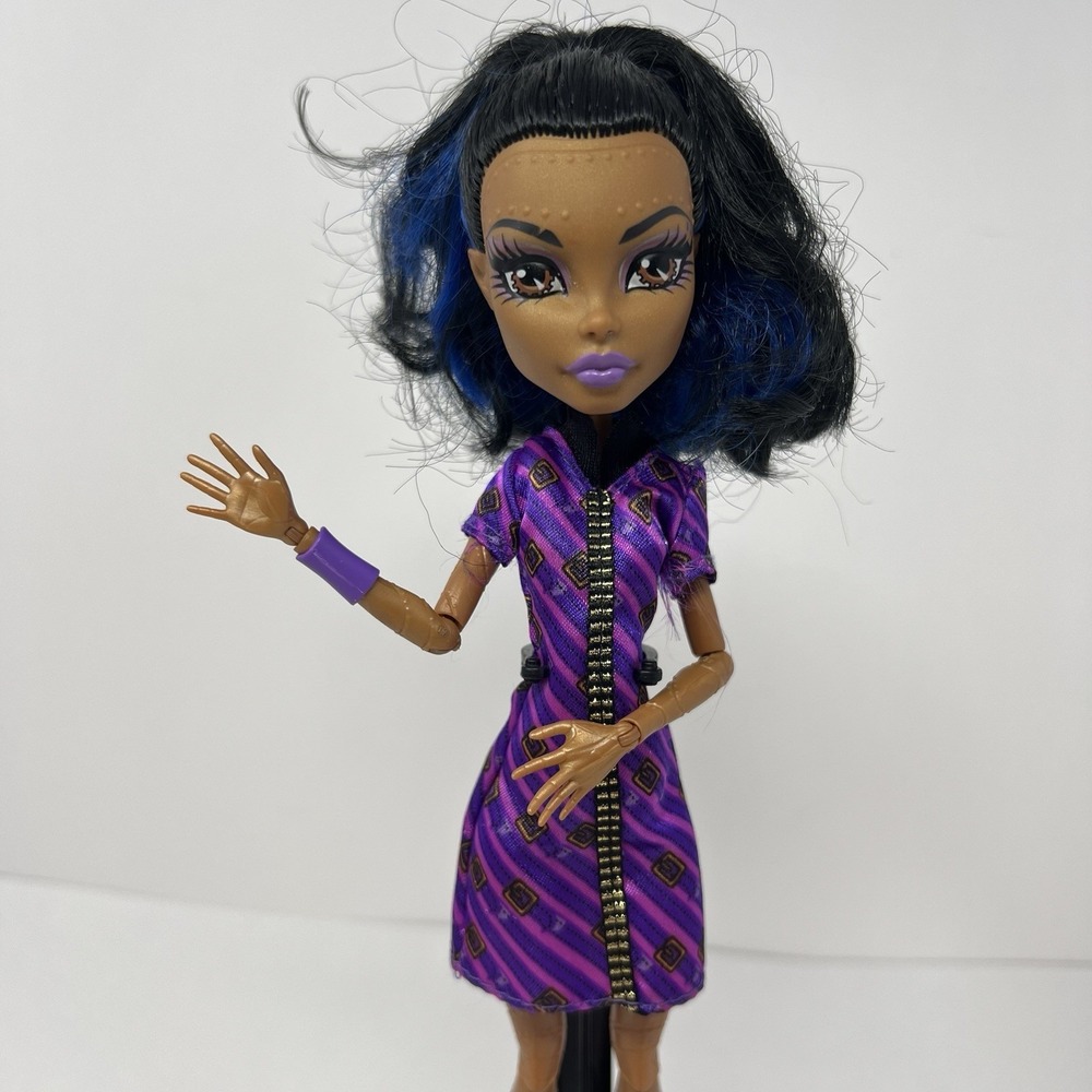 Mattel Monster High Robecca Steam 11 inch Multi Dance Class Fashion Doll Toy